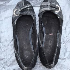 Black/Gray slip flats